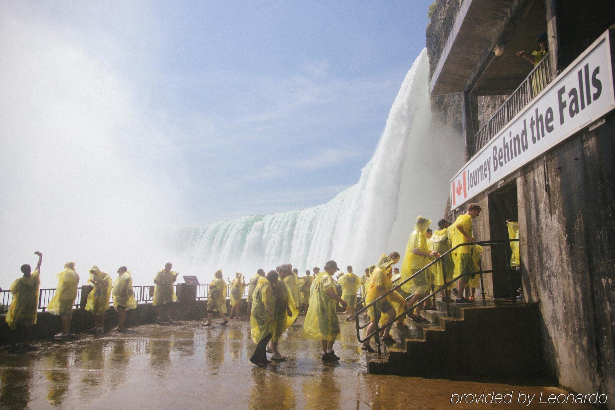 Holiday Inn Niagara Falls-By The Falls By Ihg Exterior photo