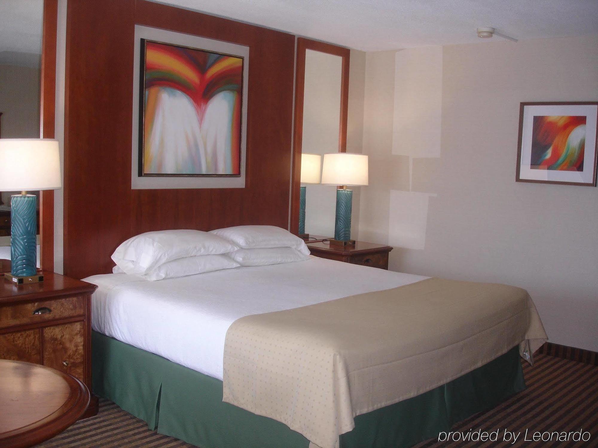 Holiday Inn Niagara Falls-By The Falls By Ihg Exterior photo