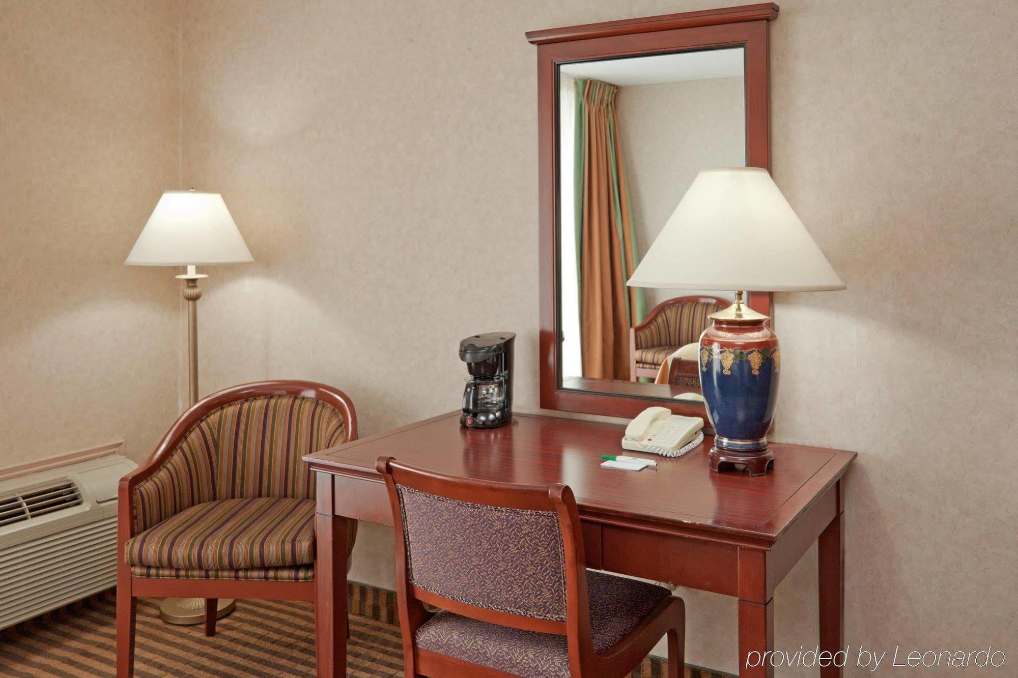 Holiday Inn Niagara Falls-By The Falls By Ihg Exterior photo