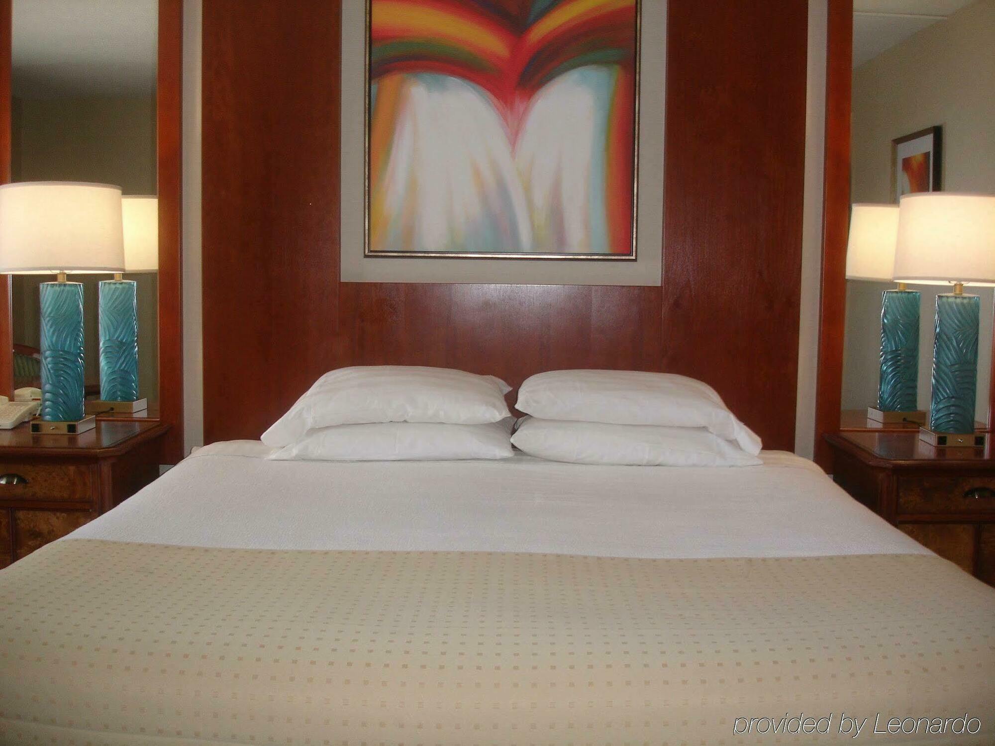 Holiday Inn Niagara Falls-By The Falls By Ihg Exterior photo