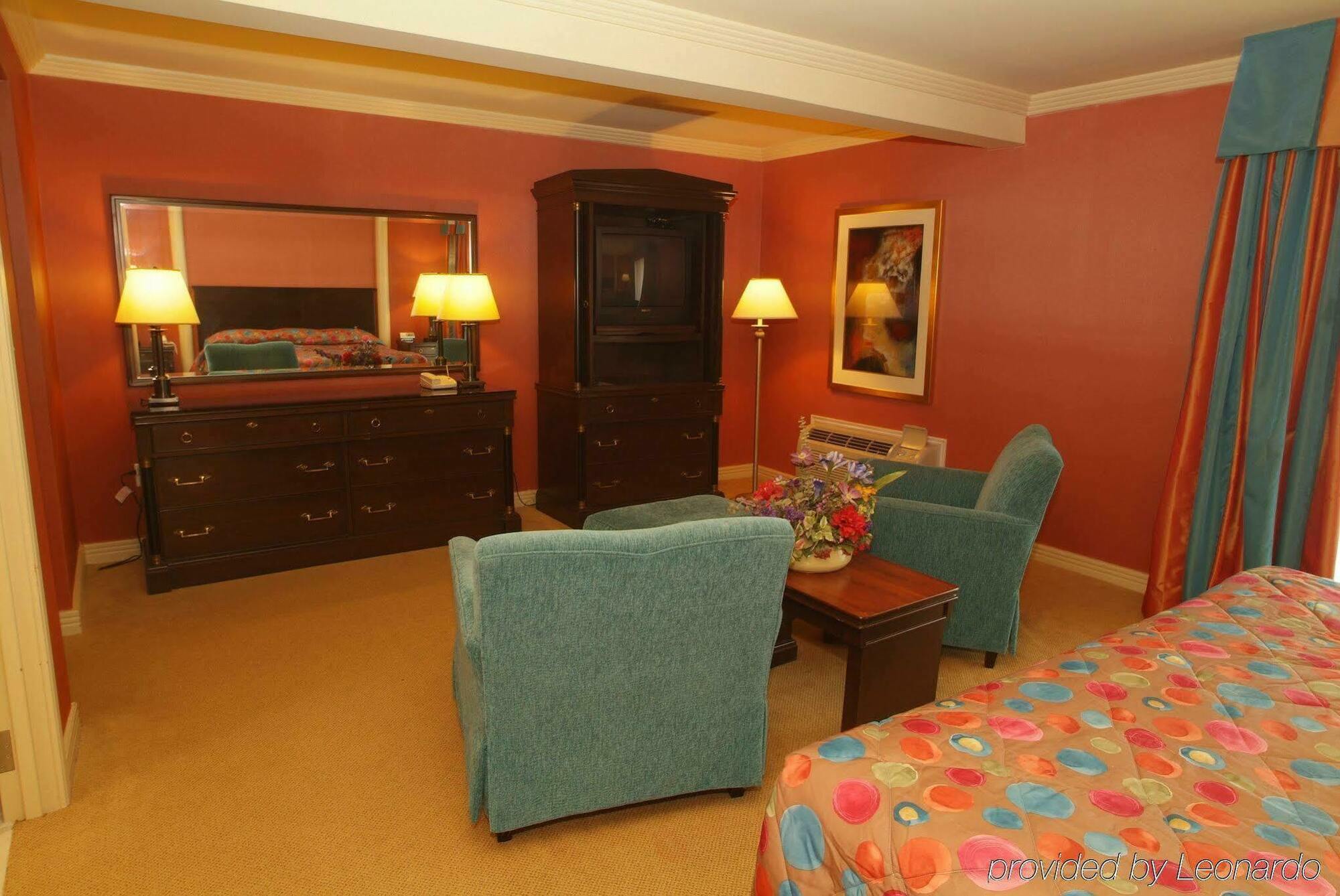 Holiday Inn Niagara Falls-By The Falls By Ihg Exterior photo